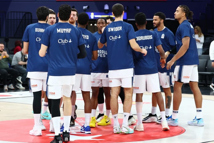 Anadolu Efes yarın parkeye çıkıyor