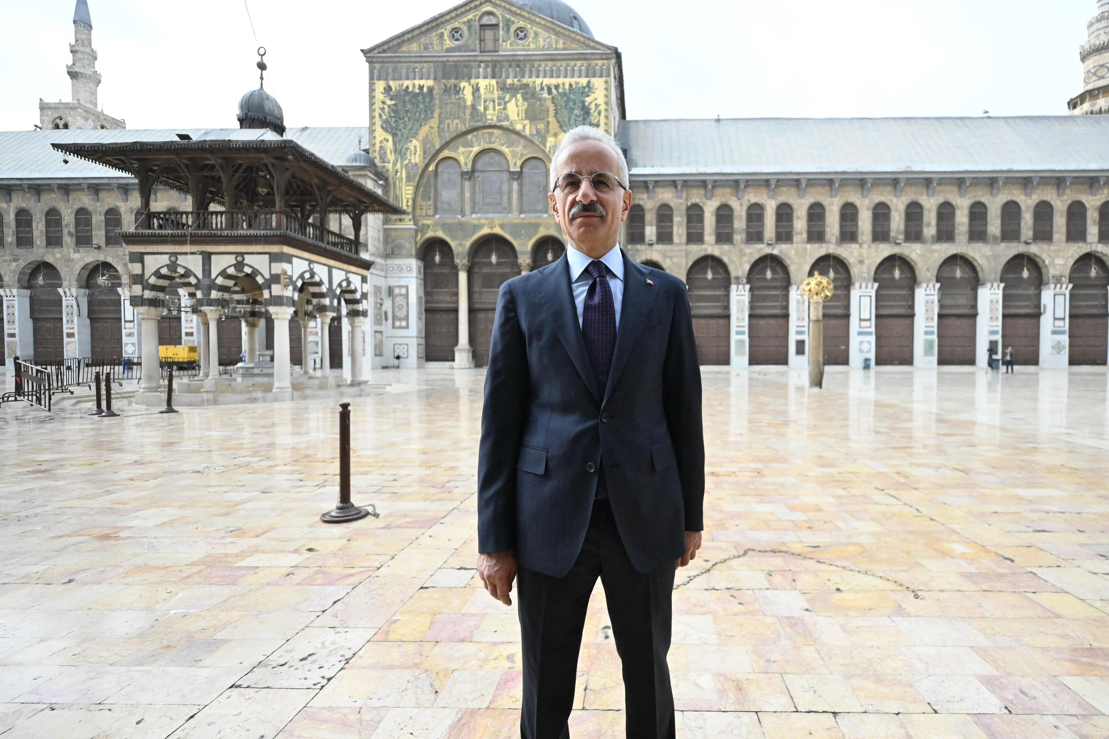Ulaştırma ve Altyapı Bakanı Uraloğlu Şam'da