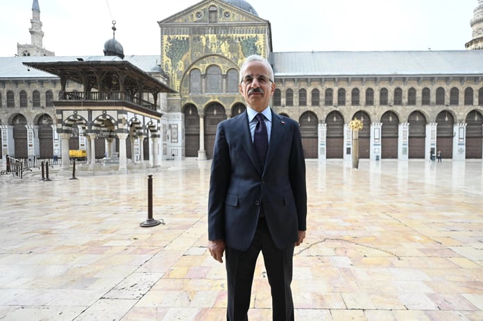 Ulaştırma ve Altyapı Bakanı Uraloğlu Şam'da