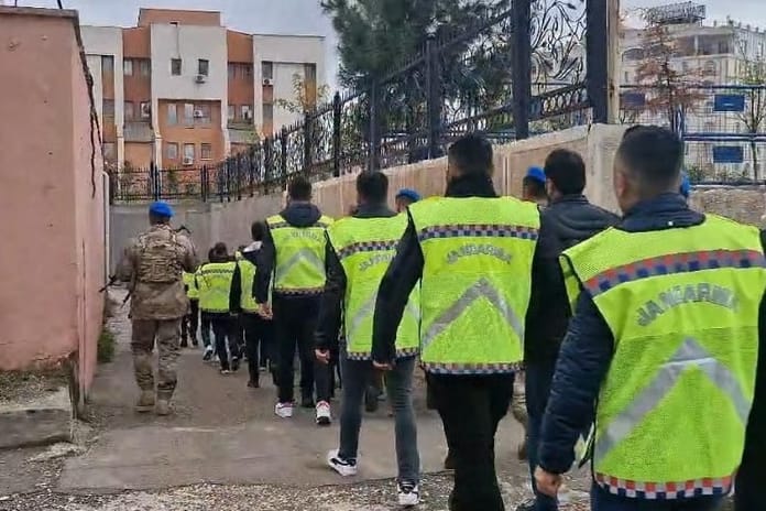 Jandarma'dan dolandırıcılara operasyon 230 gözaltı  93 tutuklama 