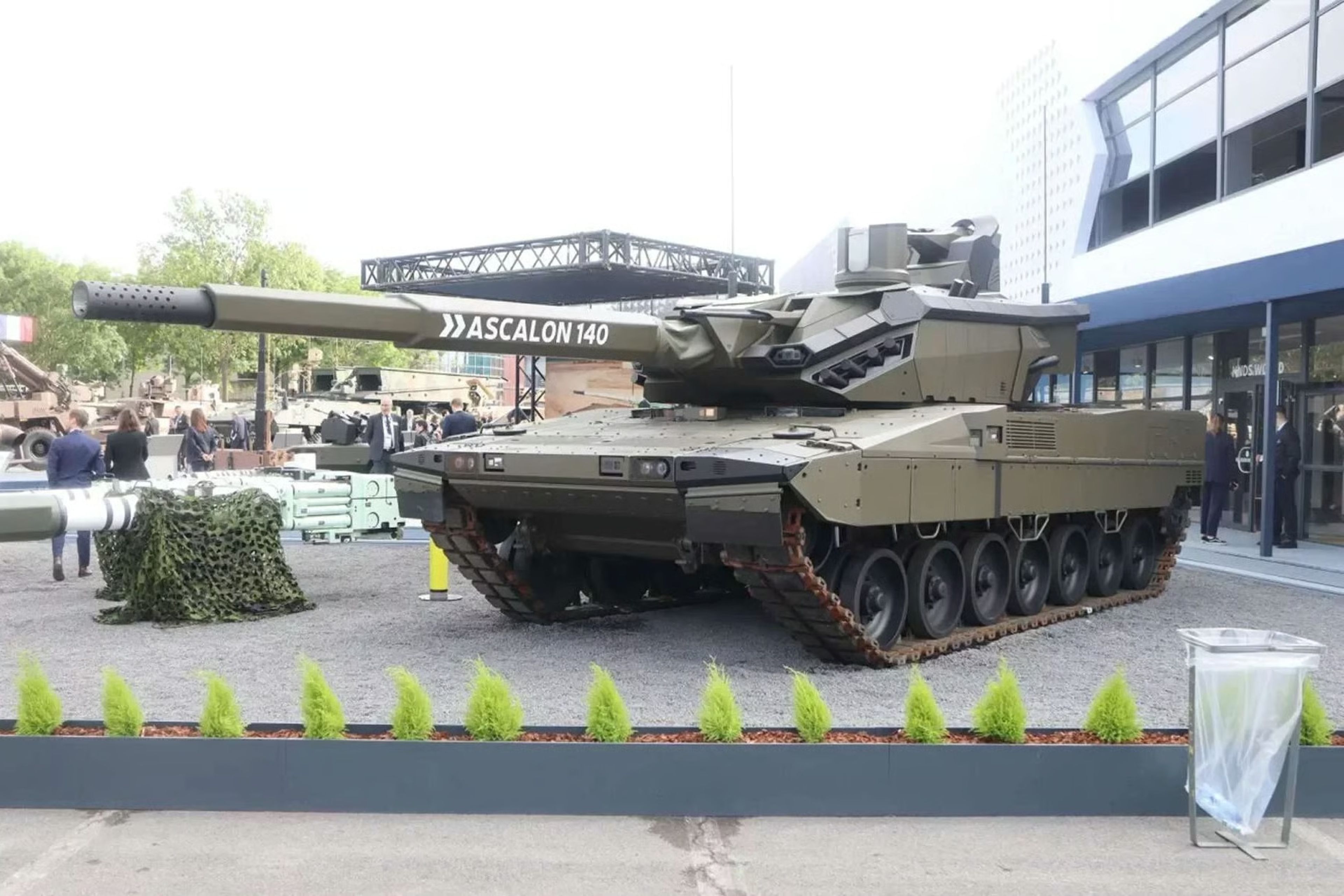 Fransa MGCS gecikmesi nedeniyle Leopard tabanlı yeni ana muharebe tankı geliştirmeyi değerlendiriyor
