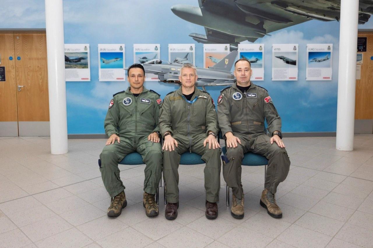 Eurofighter Typhoon tedariki kapsamında Türk pilotları uçuş eğitimlerine başladı