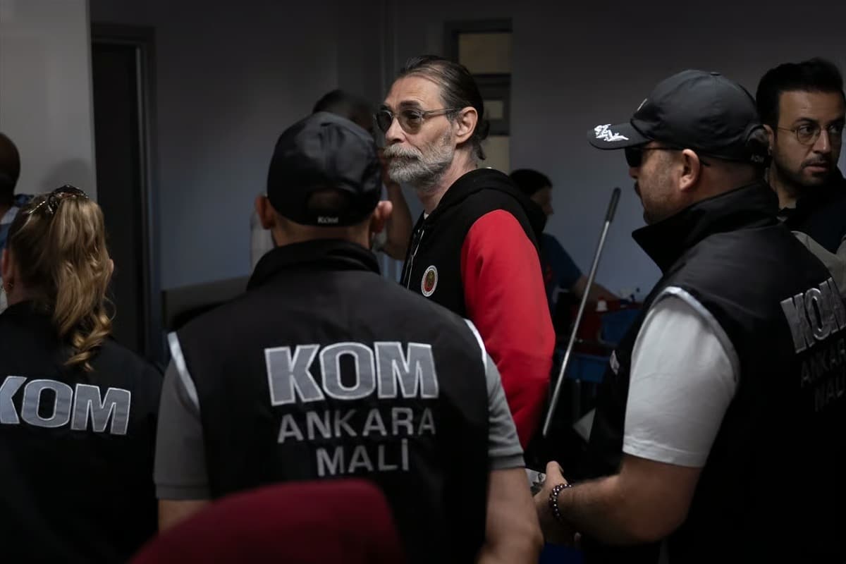 Erdal Beşikçioğlu dahil 40 kişi tutuklandı