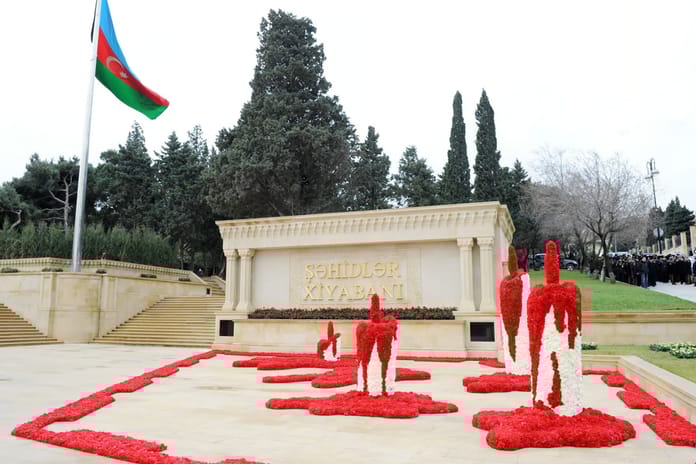 Bakü'de 'Kanlı Ocak' şehitleri 36. yılında anılıyor