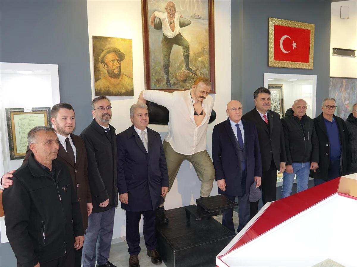 Çanakkale kahramanı Seyit Onbaşı zaferin 111. yılında kabri başında anıldı