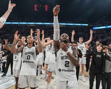 Beşiktaş derbide Fenerbahçe'yi mağlup etti: Galibiyet serisi 14 maça çıktı