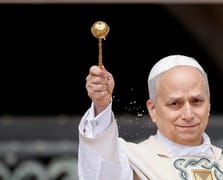 Papa 14. Leo resmen göreve başladı