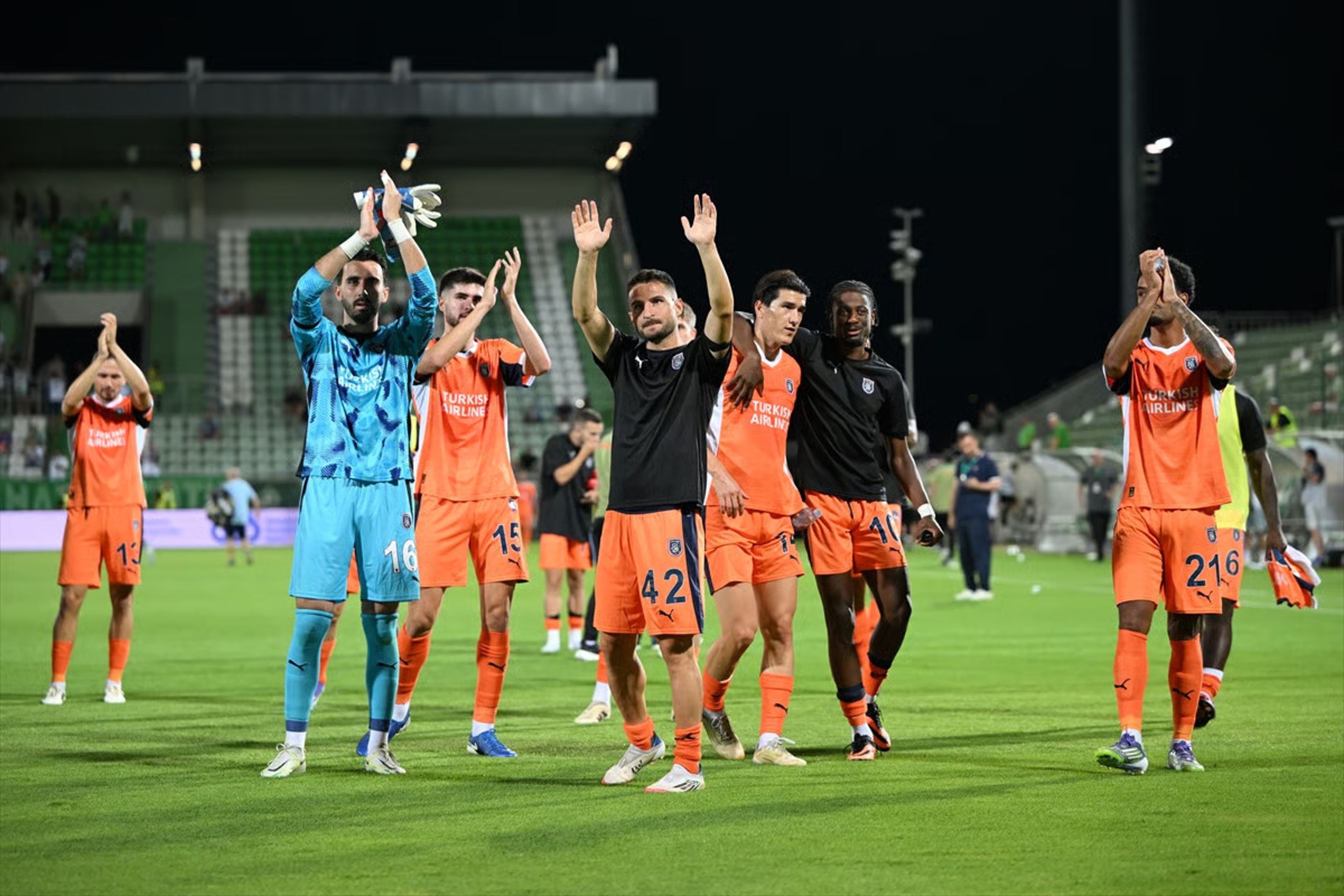 Başakşehir, Konferans Ligi'nde tur için sahaya çıkıyor: Başakşehir-Cherno More rövanşı bugün