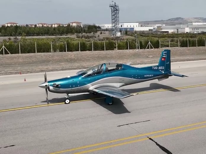 Türk Hava Kuvvetleri'nin yeni nesil eğitim uçağı HÜRKUŞ-II Çiğli'de