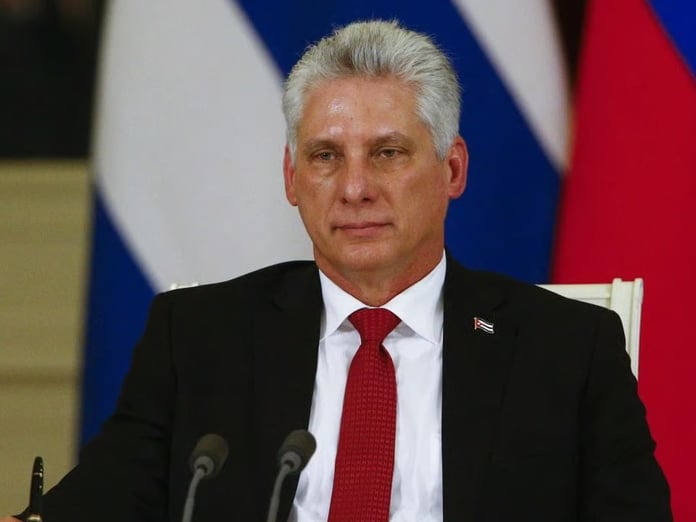 Diaz-Canel: ABD'nin müdahalesine direneceğiz