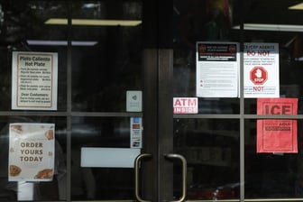 ABD'de esnaflar göçmen operasyonlarına tepkili