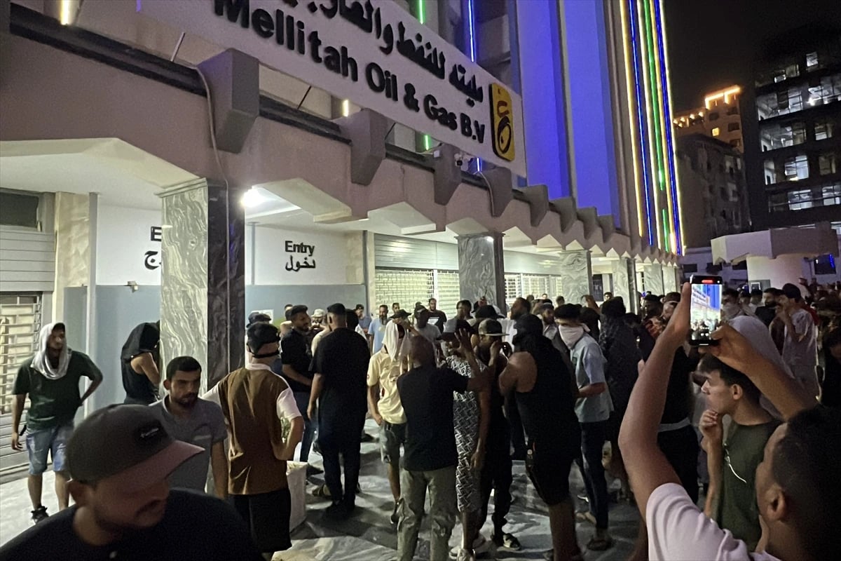 Libya'da elektrik protestoları sivil itaatsizliğe yol açtı