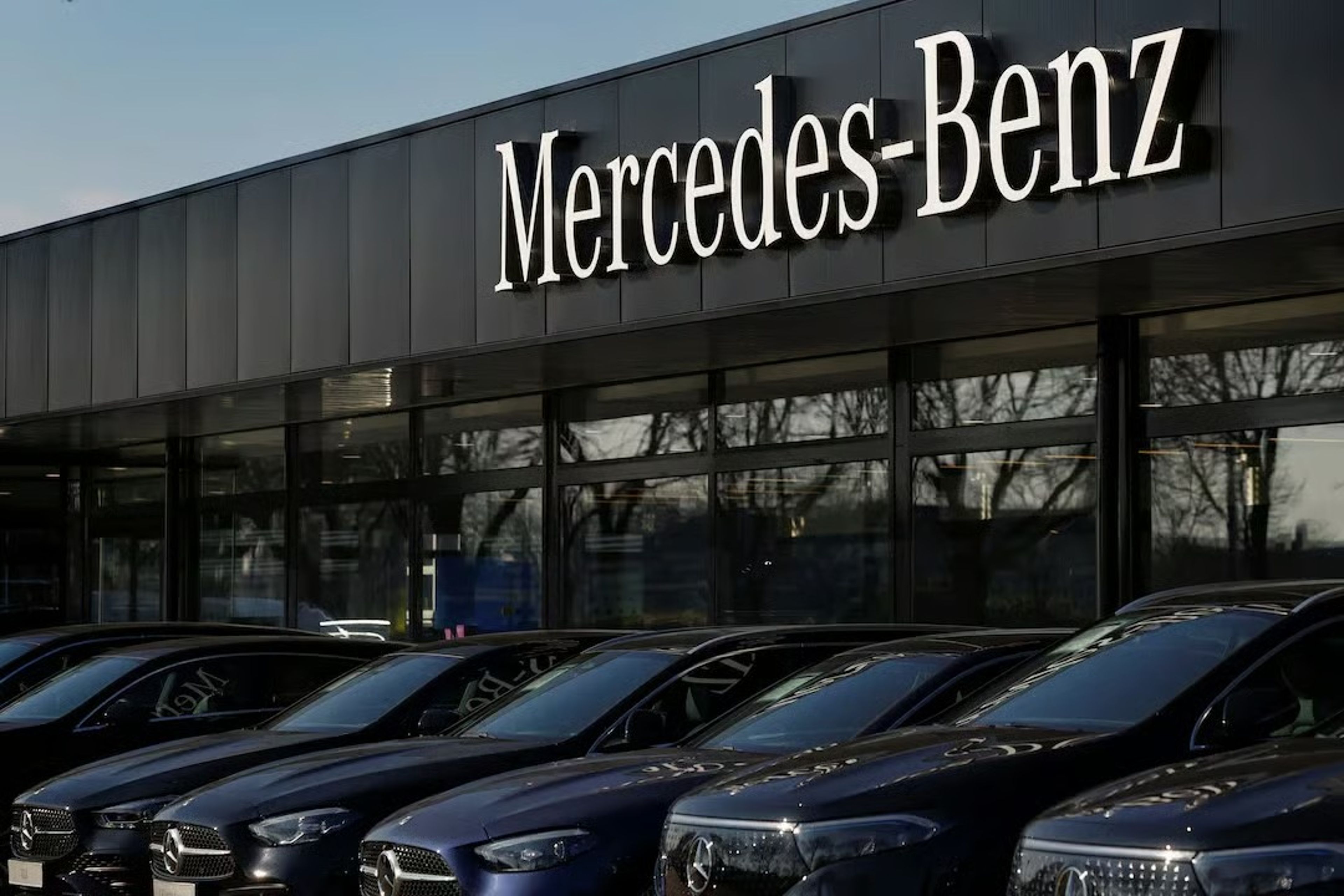 Çin rekabeti ve ABD tarifeleri Mercedes'i vurdu