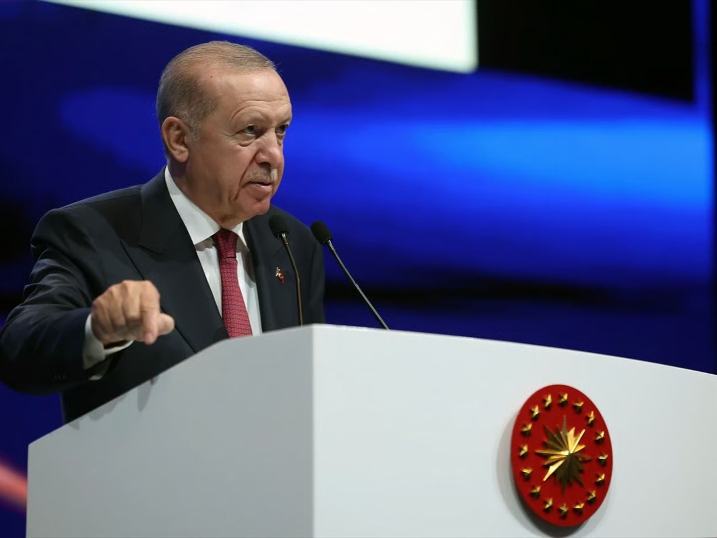 Cumhurbaşkanı Erdoğan'dan İstanbul'daki enerji zirvesinde tarihi mesajlar