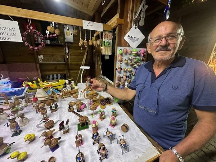 Ceviz kabukları sanat eserine dönüşüyor