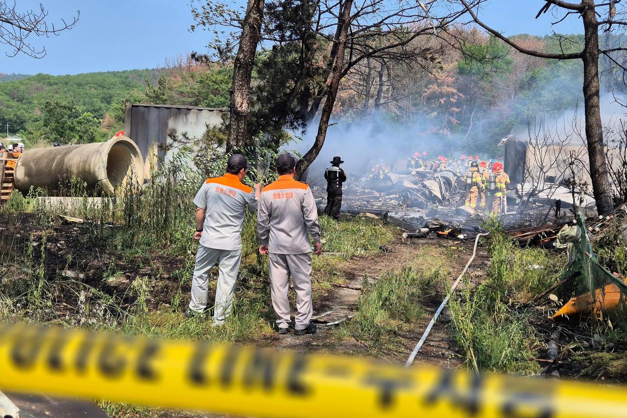 Güney Kore'de donanmaya ait uçak düştü: 2 ölü