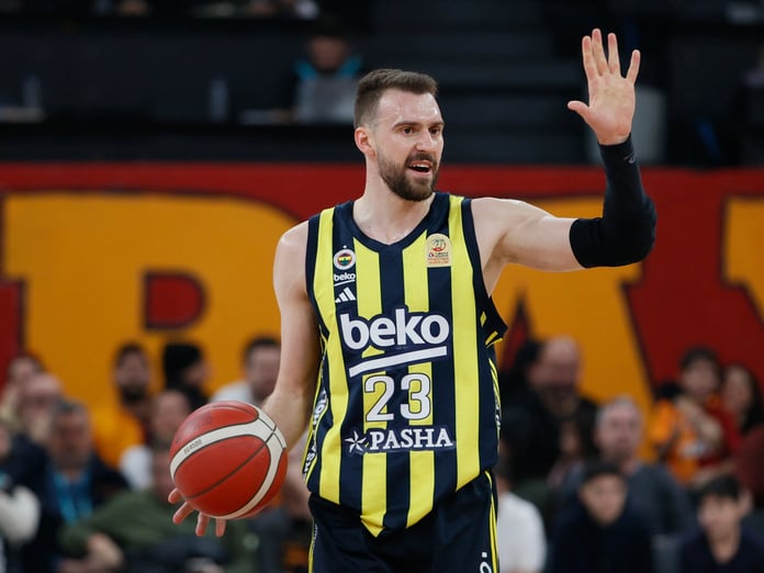 Fenerbahçe'den ayrılan Marko Guduric, Kariyerine İtalya'da devam ediyor, imzayı attı