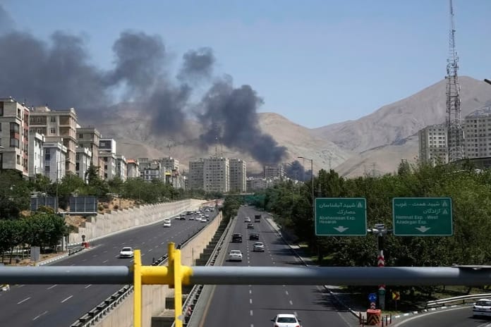 İsrail Tahran’daki İran Devlet Televizyonu'nun binasına saldırı düzenledi