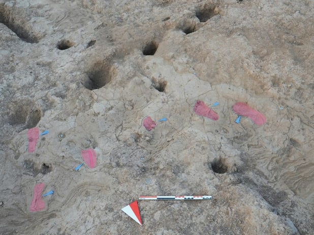 Hatay'da 7 bin 200 yıllık insan ayak izleri bulundu