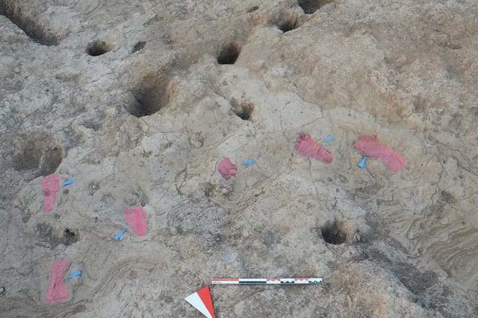 Hatay'da 7 bin 200 yıllık insan ayak izleri bulundu