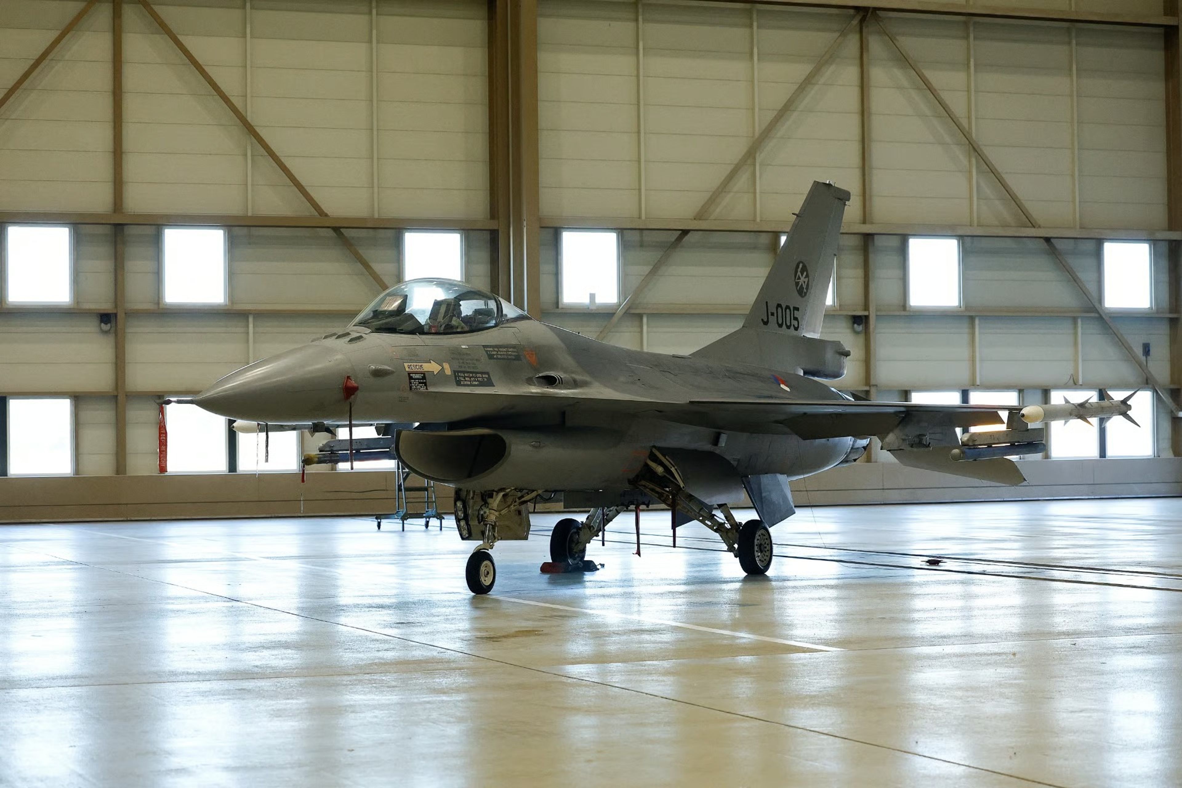 ABD, Ukrayna F-16’ları için Sabena ile 235 milyon dolarlık bakım anlaşması yaptı