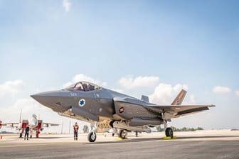 F-35 ilk kez bir savaş uçağını düşürdü