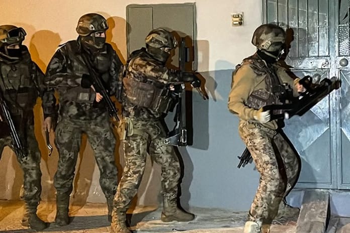 İzmir, Ankara ve İstanbul’da Uyuşturucu Operasyonu: 1,9 milyon adet hap ele geçirildi