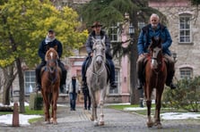 İspanya'dan at sırtında yola çıkan hacı adayları Kabe'ye ulaştı
