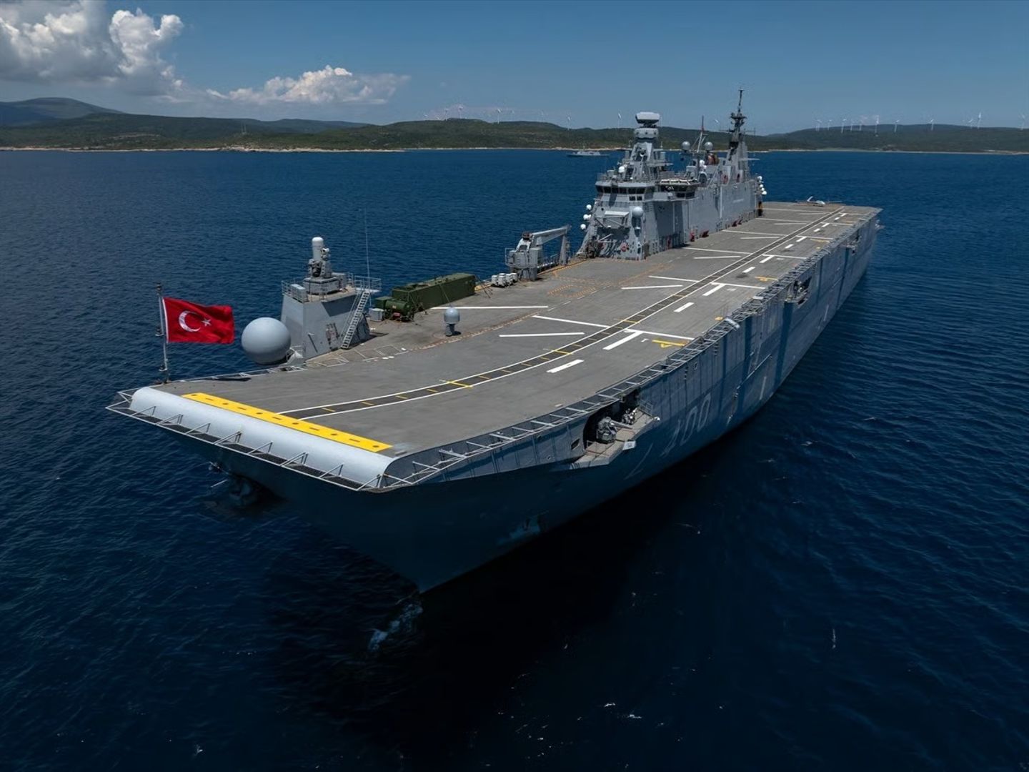 EFES-2026’da TCG Anadolu’nun amfibi ve hava operasyon kabiliyetleri sergilendi