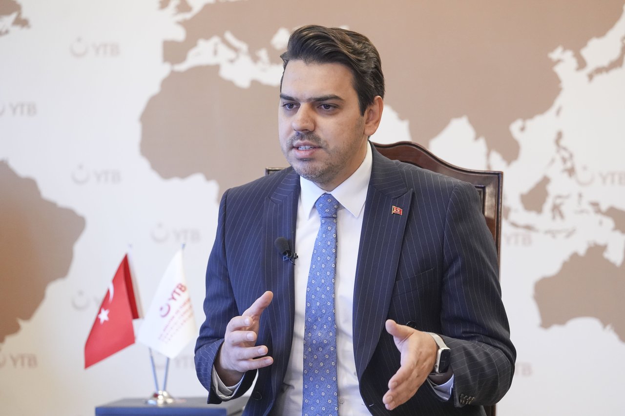 YTB Türk kökenli gençleri Türkiye’ye taşıyor