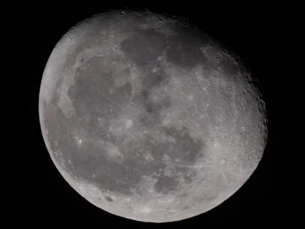 Ay’da büyük platin rezervleri olabilir