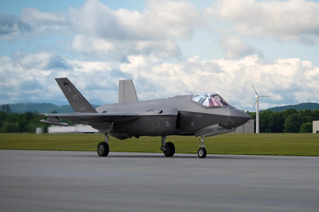 Polonya ilk F-35’lerini bu yaz alacak