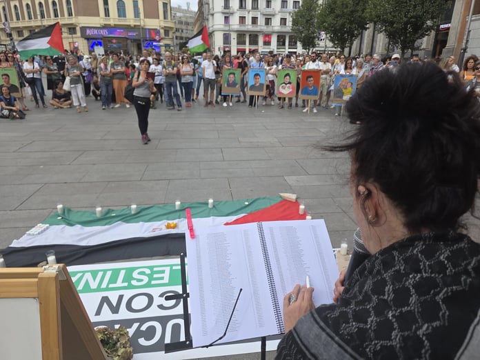 Katledilen Gazzeli çocuklar için Madrid'de anlamlı tören