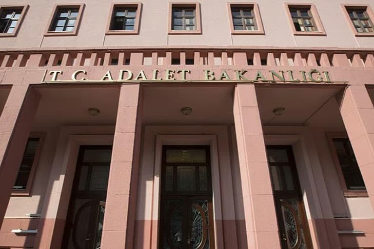 Adalet Bakanlığı 5 bin personel alacak başvurular 1 Ağustos'ta başlıyor