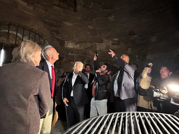 Tolstoy'un yeğeni, atasının tutulduğu Yedikule Zindanları'nı ziyaret etti