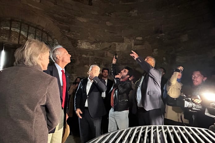 Tolstoy'un yeğeni, atasının tutulduğu Yedikule Zindanları'nı ziyaret etti