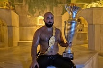 Orhan Okulu 664. Tarihi Kırkpınar Yağlı Güreşleri'nin başpehlivanı oldu: Altın kemer kuşandı, geleneği sürdürdü