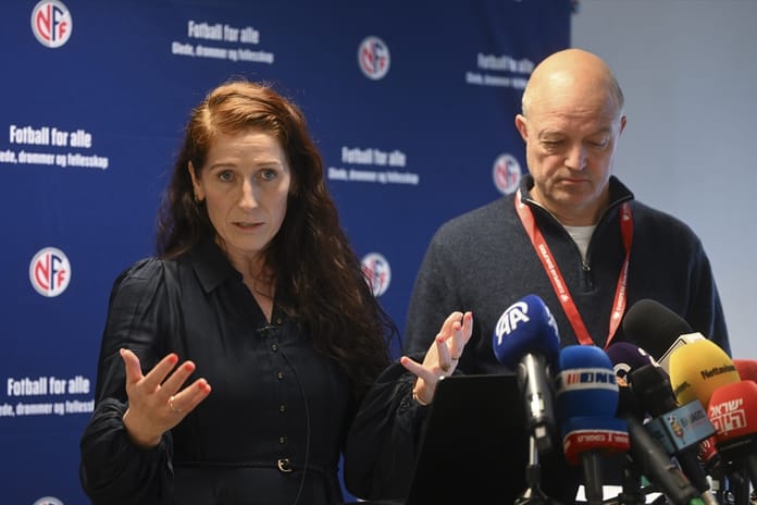 Futbol ikinci planda