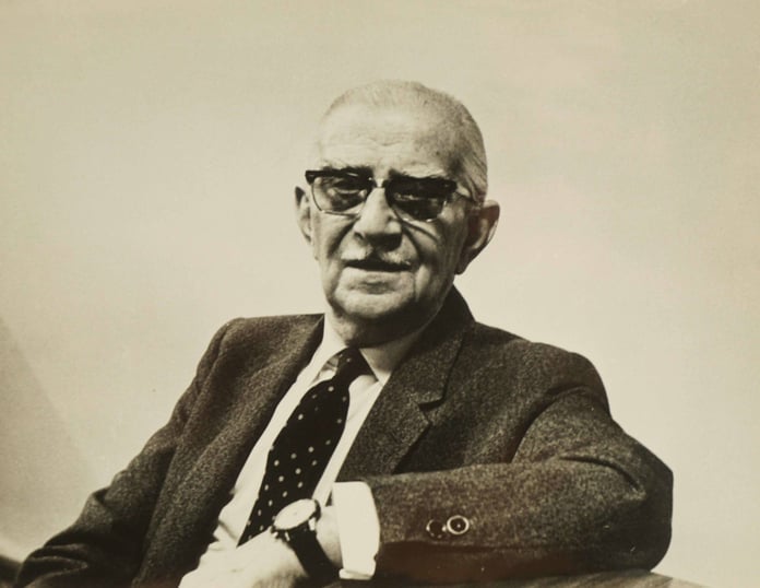 Eğitim ve gazetecilik kariyerinin başlangıcı