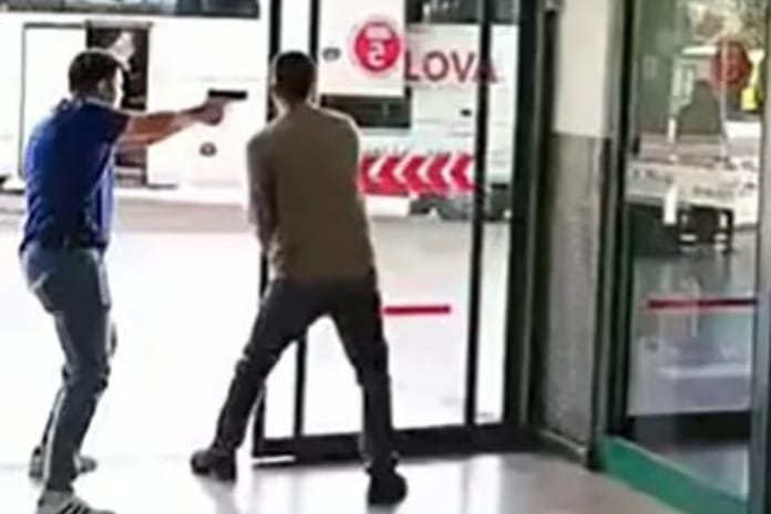 Uzman çavuş dehşet saçtı: Polis bacağından vurarak durdurdu