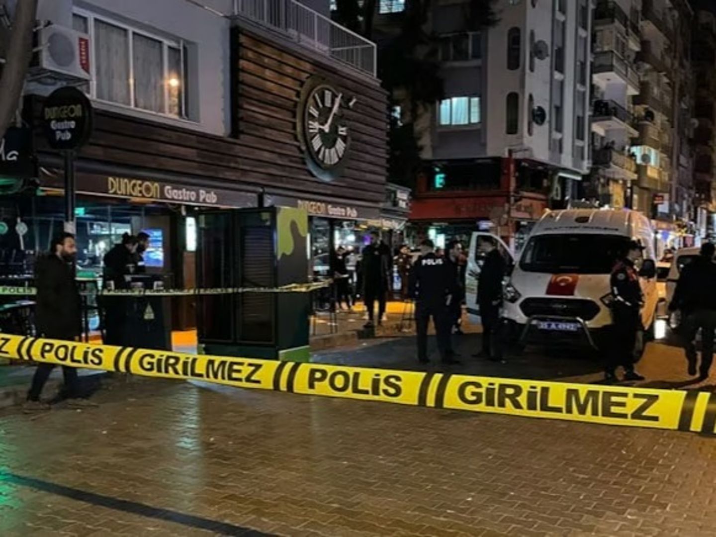 İzmir'deki bar cinayetinin hükümlüsü Fransa'da silah kaçakçılığı operasyonunda yakalandı