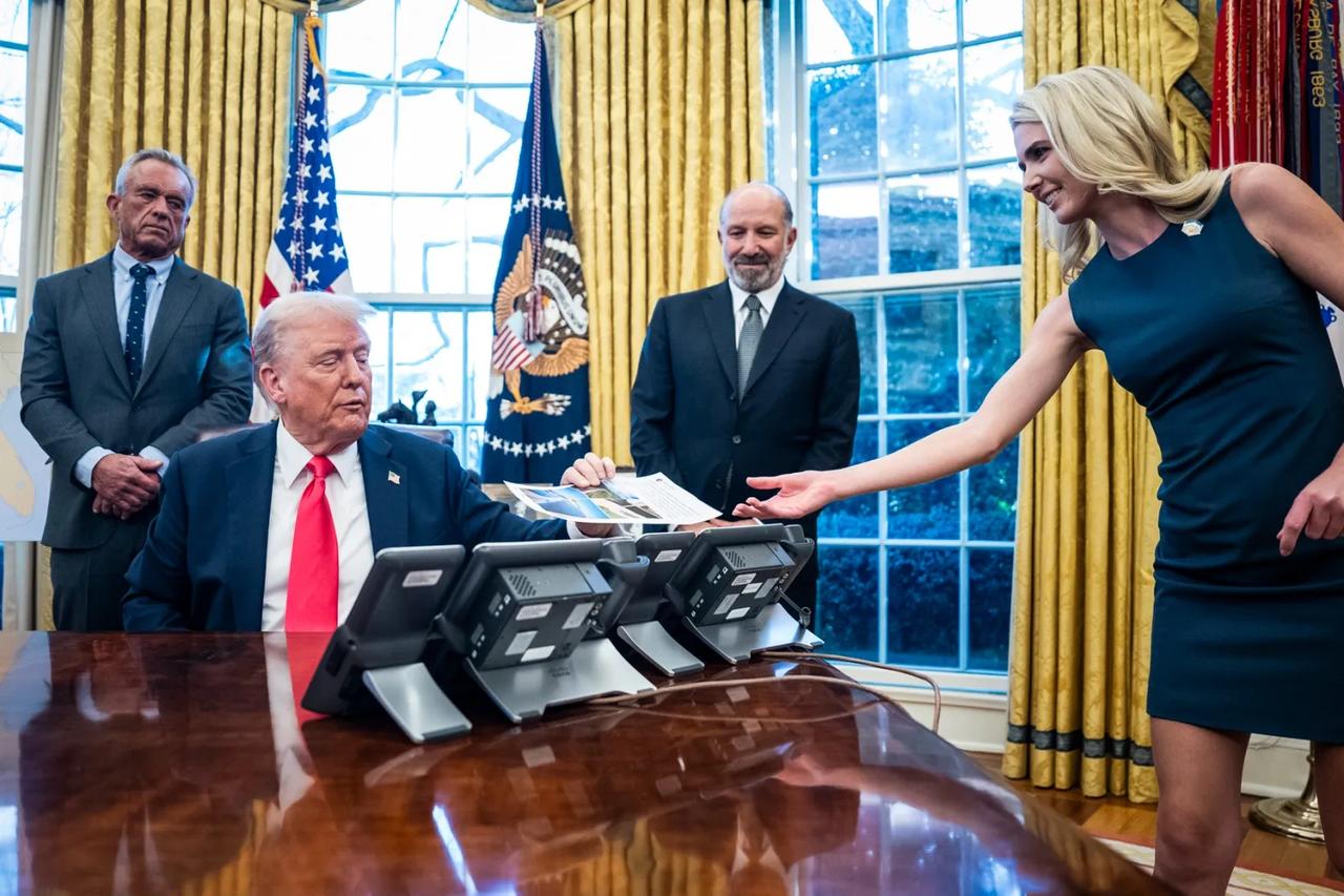 Trump'ın yardımcısının mektupları tartışma konusu oldu