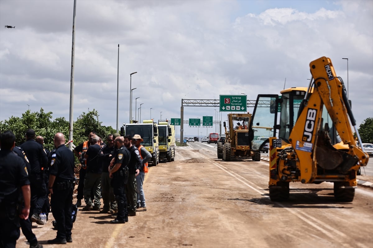 Yemen'deki Husiler, İsrail'de Ben Gurion Havalimanı'nı vurdu. (AA)