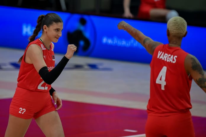 Filenin Sultanları tarih yazmaya hazırlanıyor: A Milli Kadın Voleybol Takımı, şampiyonadaki en iyi derecesini geliştirme yolunda