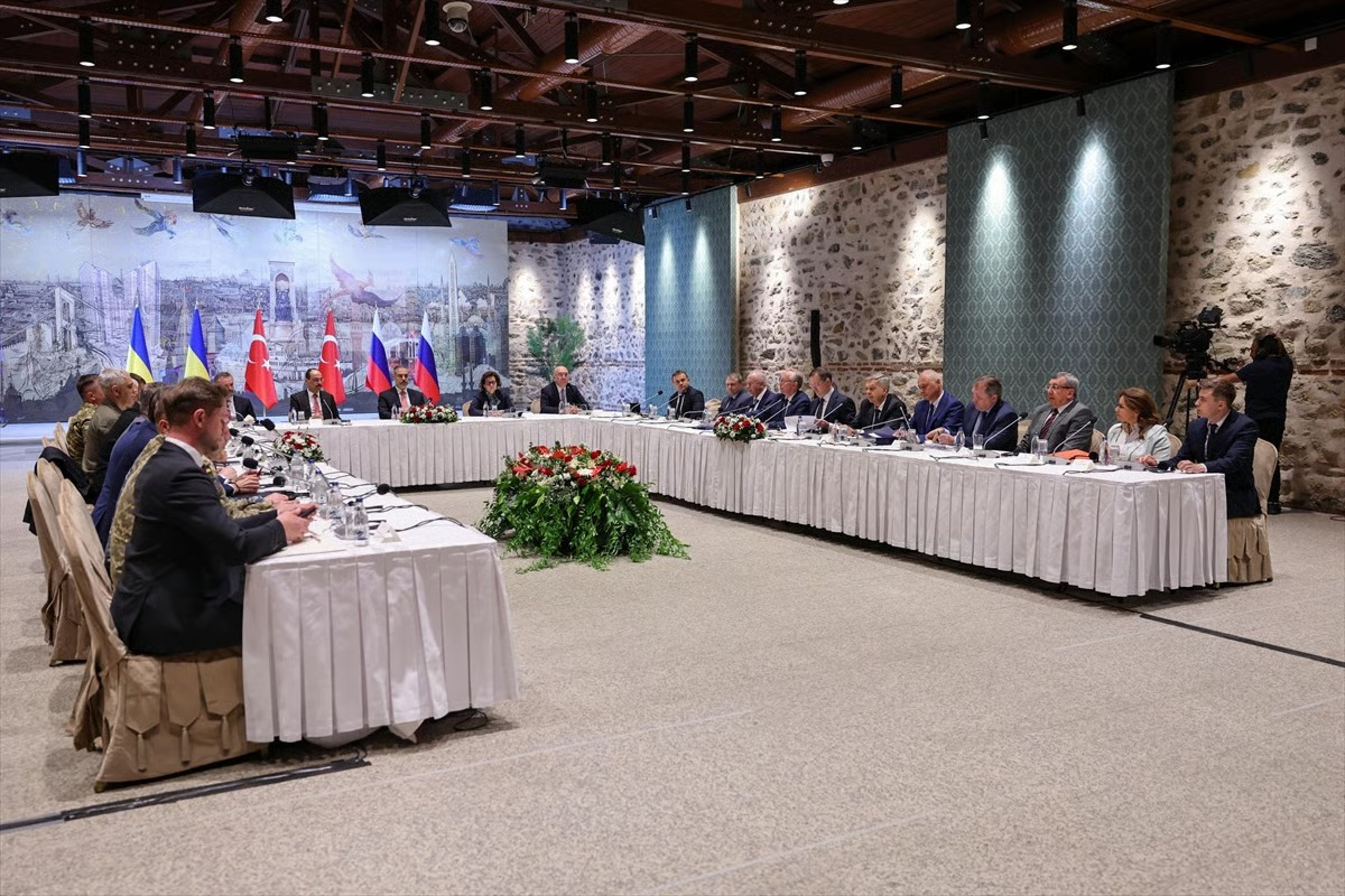 Rusya ve Ukrayna Türkiye'nin arabuluculuğunda buluştu