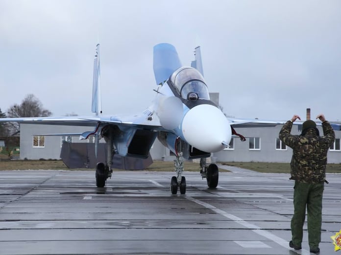 Belarus, Rusya’dan modernize edilmiş Su-30SM2 savaş uçaklarını teslim aldı