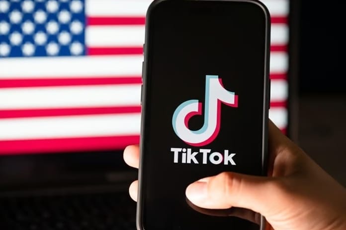 Trump TikTok'a 90 gün daha zaman tanıdı