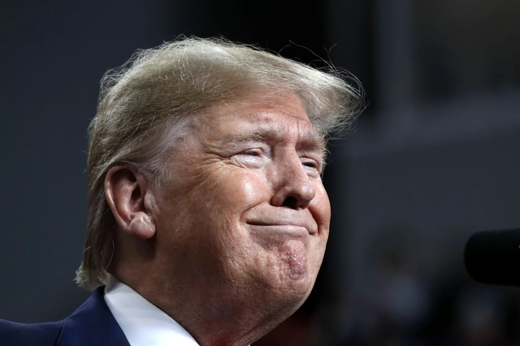 Iranians Read Trump's "The Art of the Deal" Before US Talks
