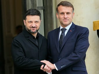 Macron Warns U.S. May Betray Ukraine