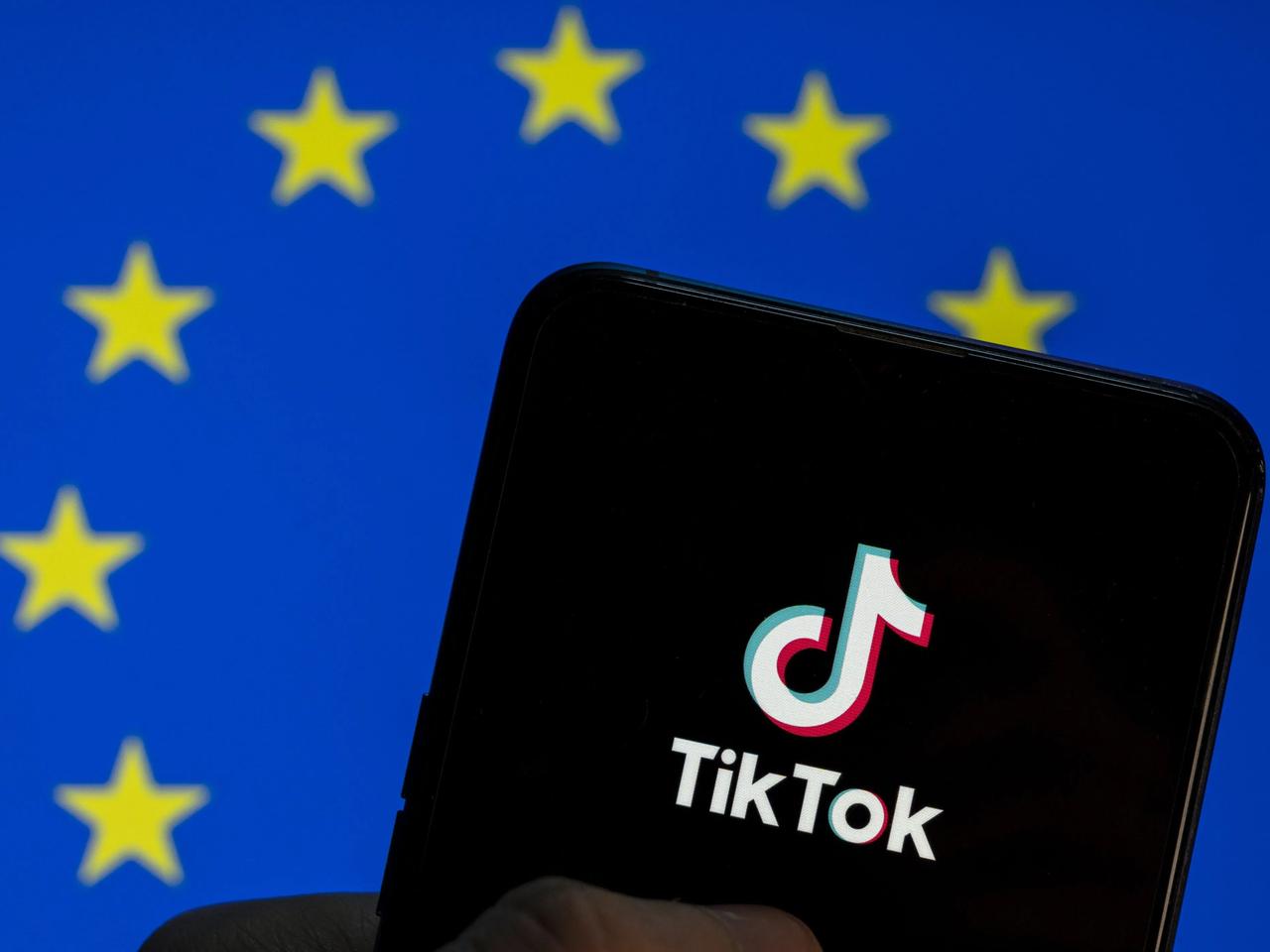 AB'den TikTok'a bağımlılık suçlaması